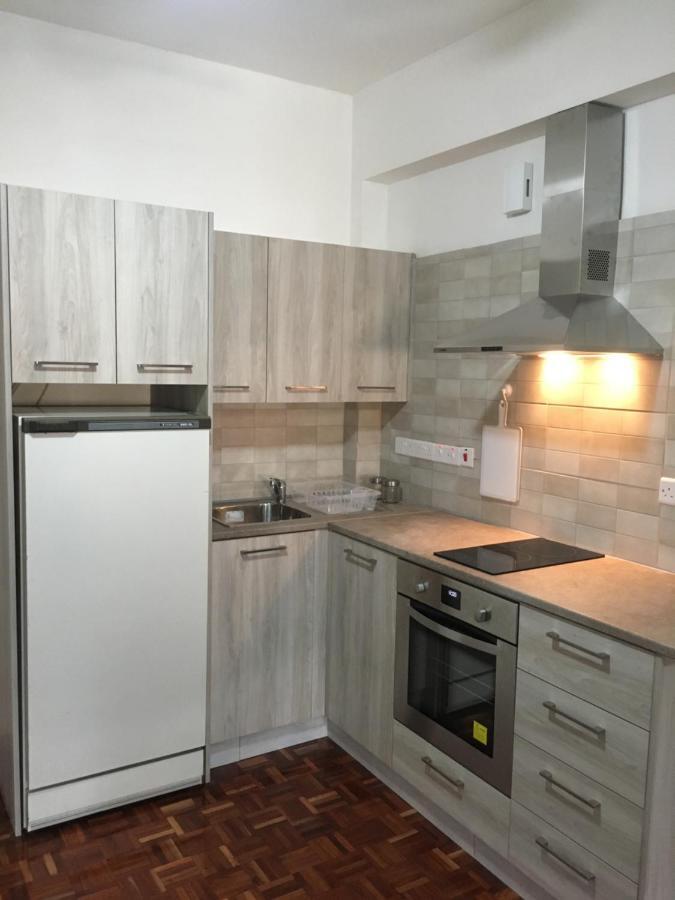 Larnaca Beach Apartment 1A Ngoại thất bức ảnh