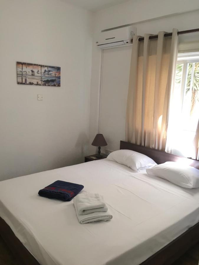 Larnaca Beach Apartment 1A Ngoại thất bức ảnh