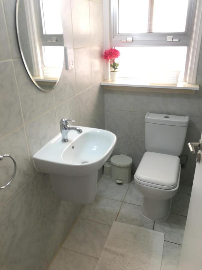 Larnaca Beach Apartment 1A Ngoại thất bức ảnh