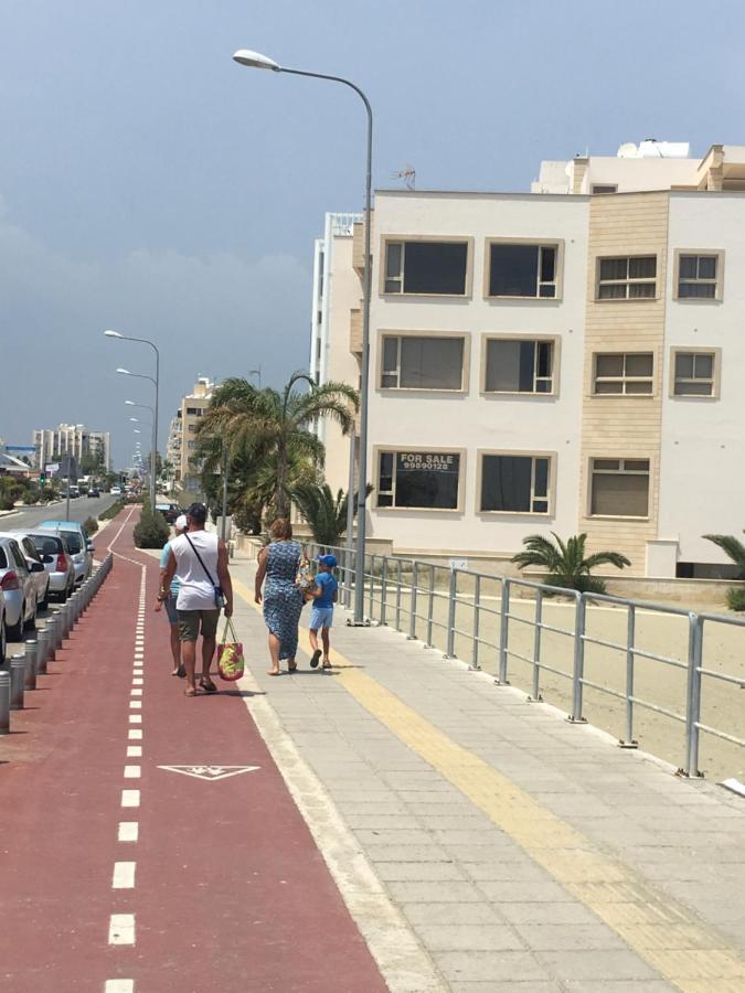 Larnaca Beach Apartment 1A Ngoại thất bức ảnh