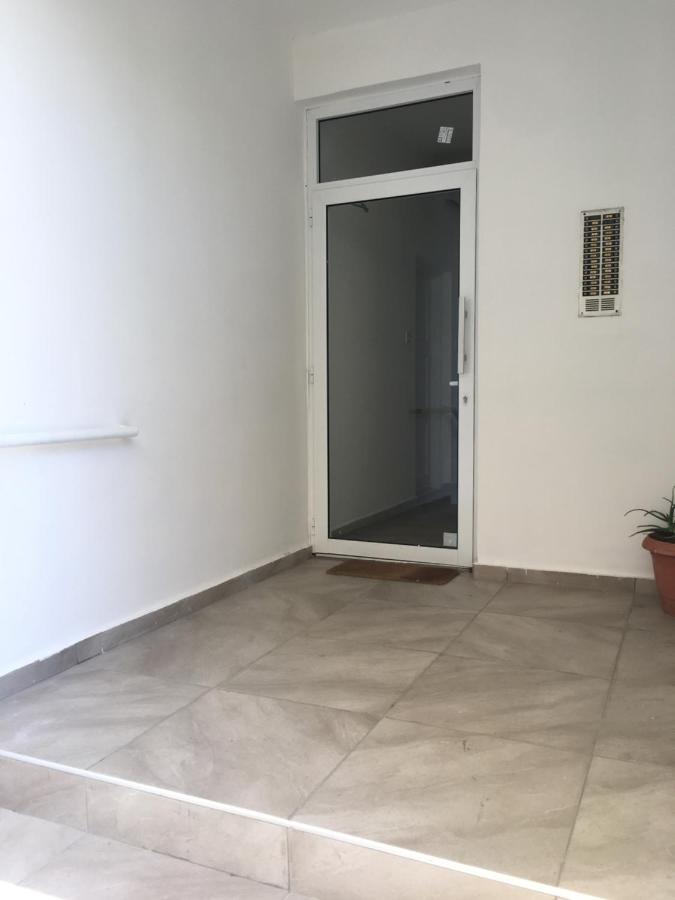 Larnaca Beach Apartment 1A Ngoại thất bức ảnh